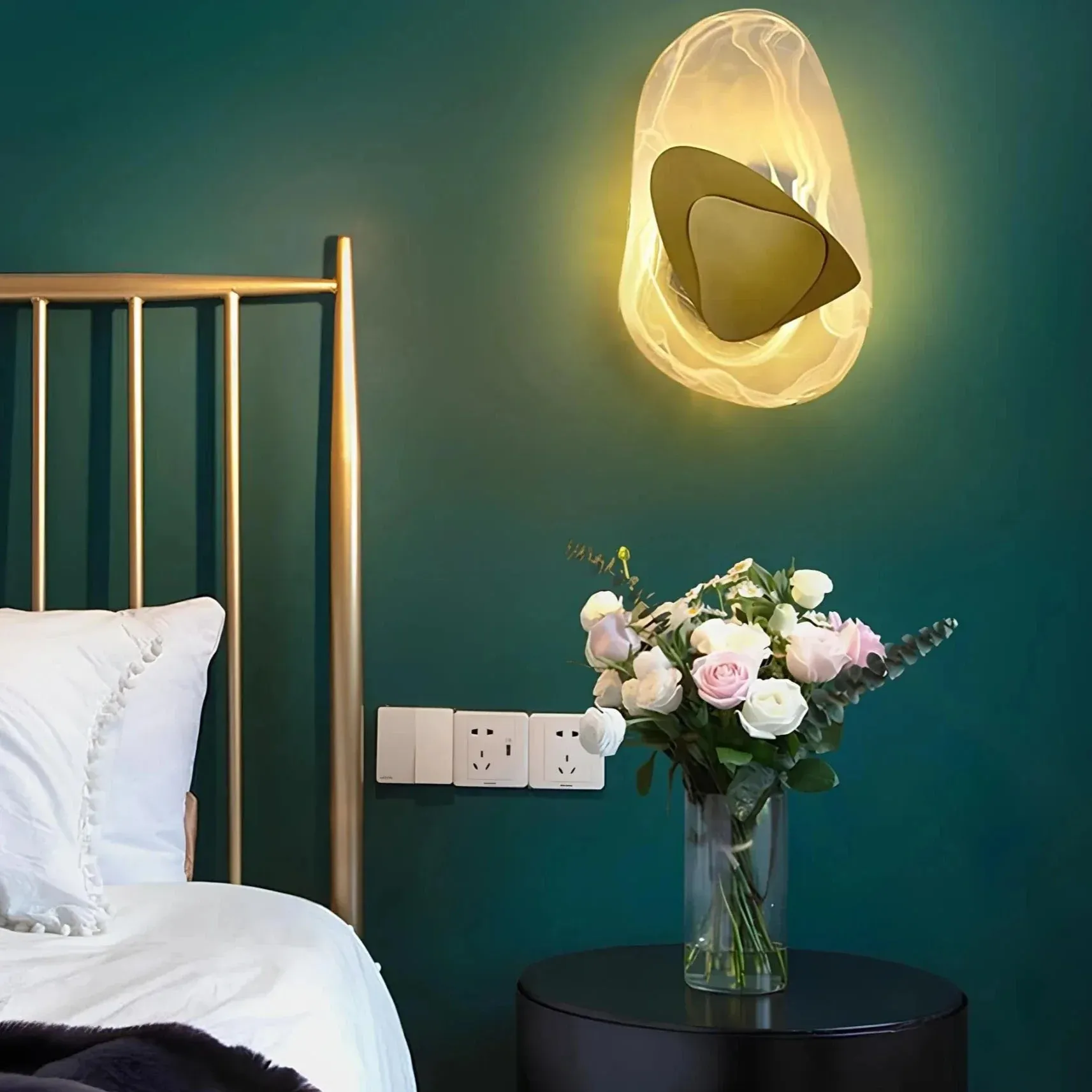 Elegant Wall Light for Home or Office | Stylish Ambience Lighting