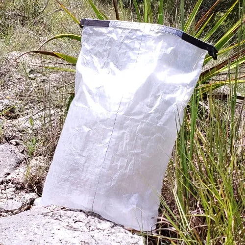 Medium Dyneema Roll Top Sack: Ultralight, Eco-Friendly & Perfect for Outdoors