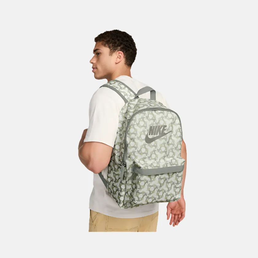 Nike Heritage Backpack (25L) -Sail/Platinum Violet/Taupe Grey/Summit White/Jade Horizon/Dark Stucco
