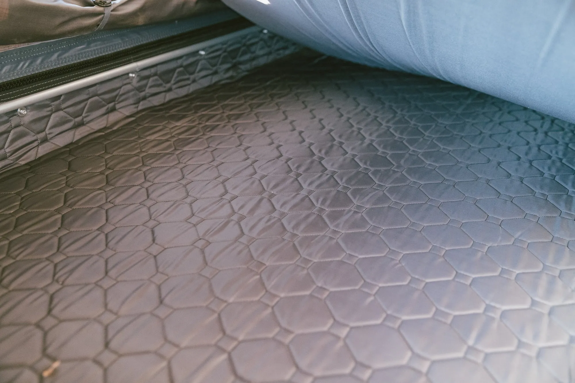 ROAM ADVENTURE | The Rambler Hardshell Rooftop Tent