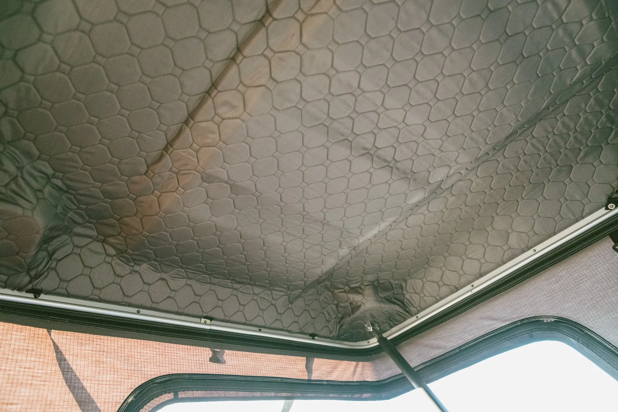 ROAM ADVENTURE | The Rambler Hardshell Rooftop Tent